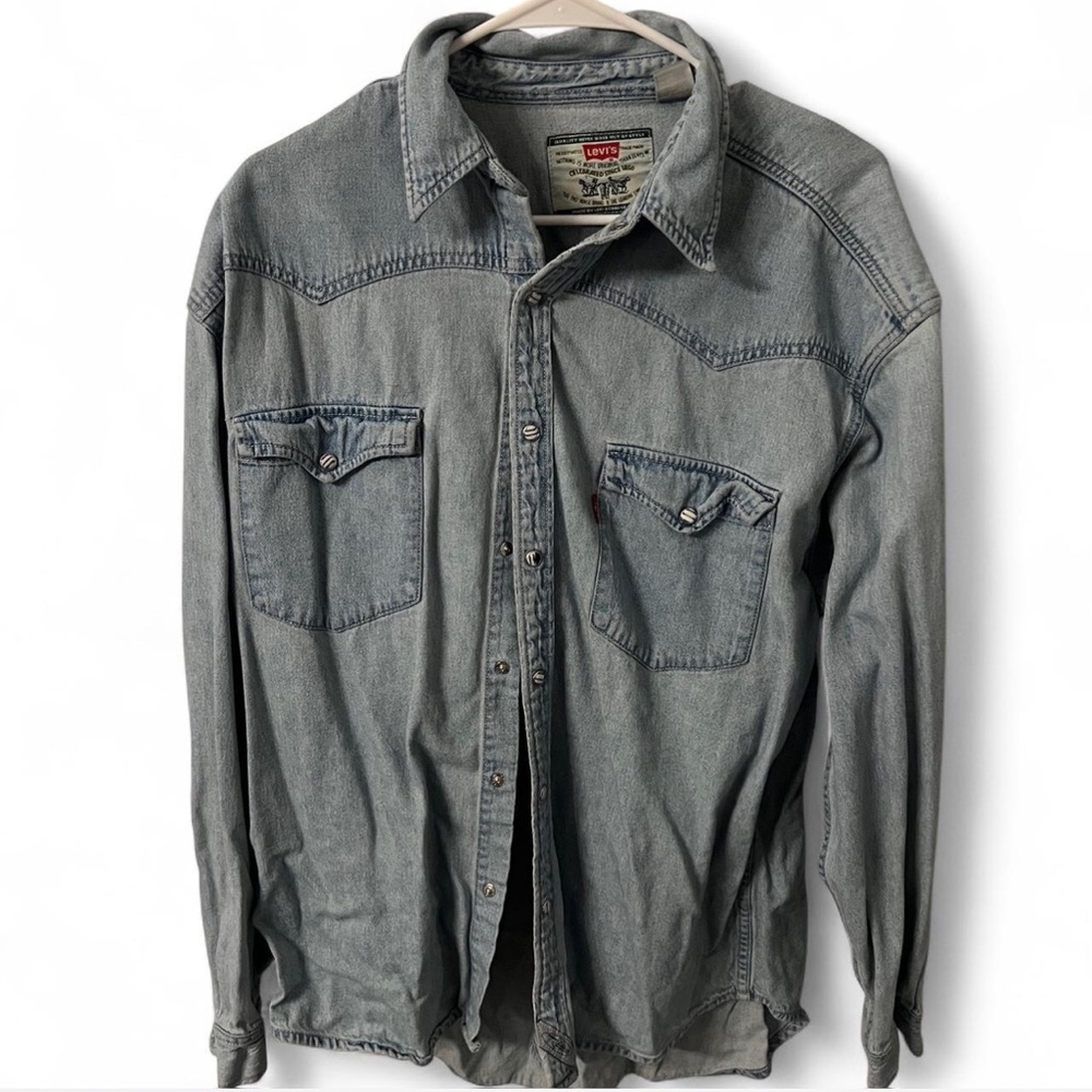 Vintage Levi’s Denim Button Shirt